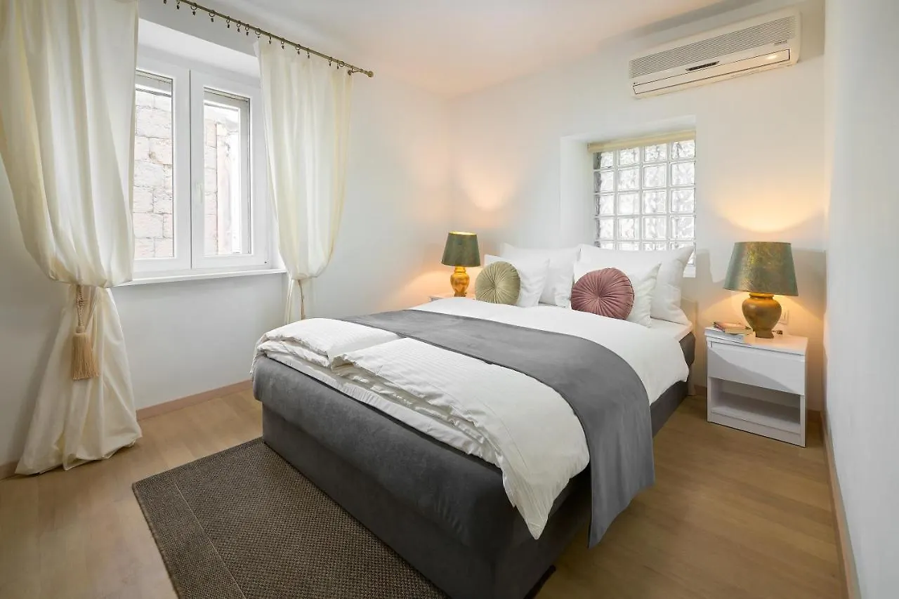 Sun Spalato Bello Apartment Split